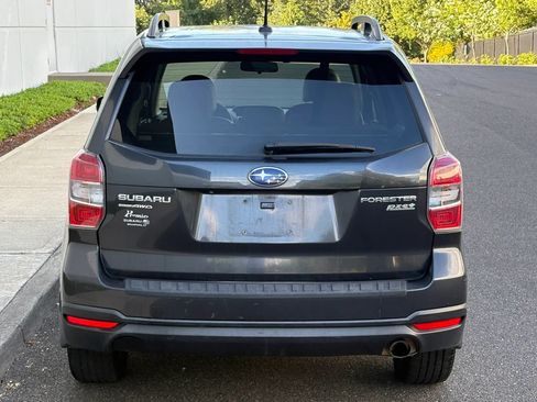 Used 2014 Subaru Forester 2.5i Touring AWD/4WD image 5