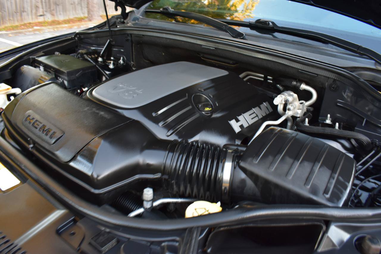 Used 2018 Dodge Durango R/T w/ Technology Group AWD/4WD image 38