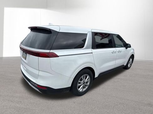 Used 2024 Kia Carnival LX FWD image 6