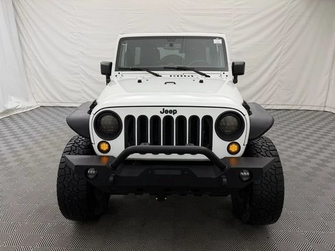 Used 2015 Jeep Wrangler Unlimited Rubicon w/ Connectivity Group AWD/4WD image 3