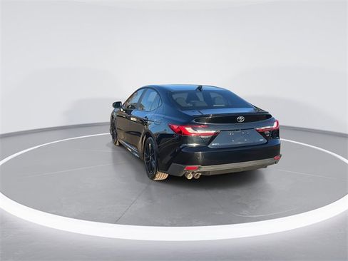 Used 2025 Toyota Camry SE image 6
