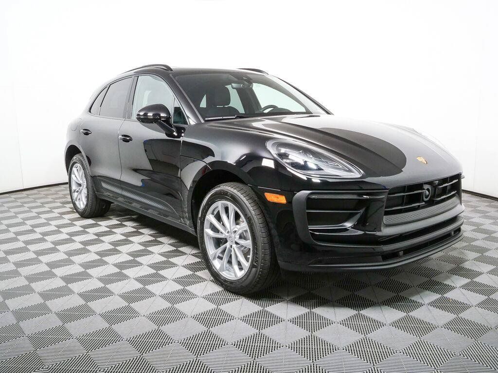 Certified 2026 Porsche Macan AWD/4WD image 27