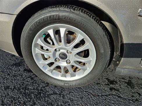 Used 2004 Volvo S40 image 9