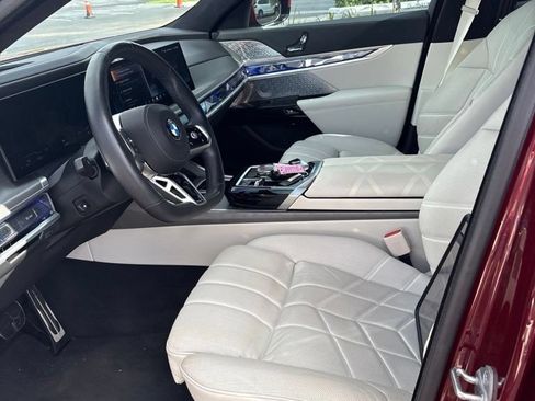Used 2024 BMW 740i w/ Executive Package RWD image 3