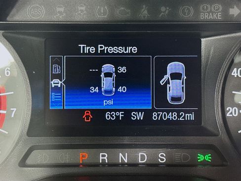 Used 2017 Ford Edge SE w/ Cargo Accessory Package FWD image 15