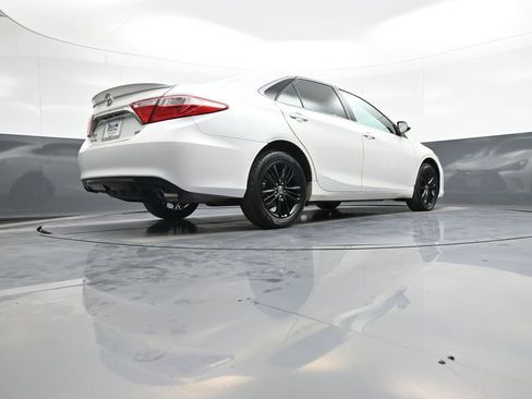 Used 2015 Toyota Camry SE image 28