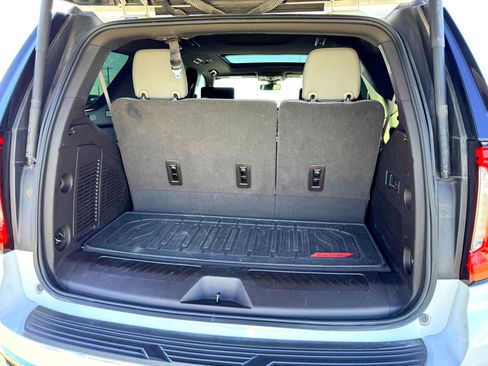 Used 2021 GMC Yukon SLT w/ SLT Premium Package image 8