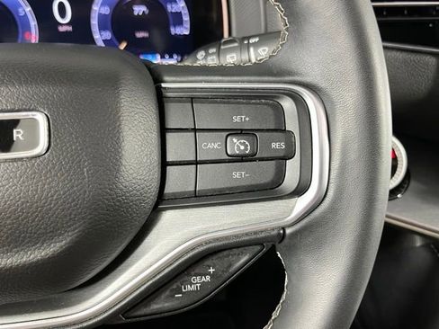 Used 2022 Jeep Wagoneer Series I AWD/4WD image 18