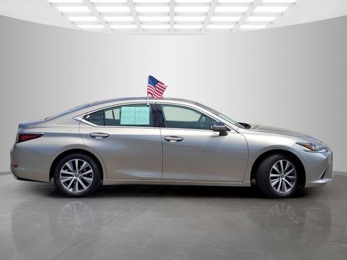 Used 2019 Lexus ES 350 w/ Accessory Package 2 FWD image 3