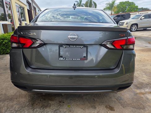 Used 2024 Nissan Versa SR FWD image 5