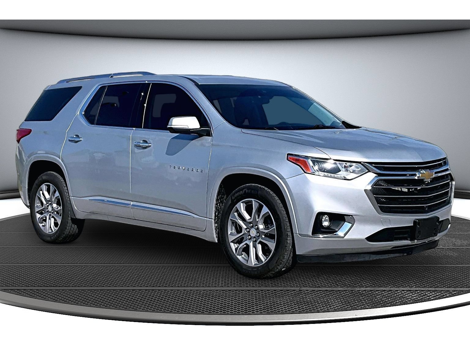Used 2021 Chevrolet Traverse Premier AWD/4WD image 14