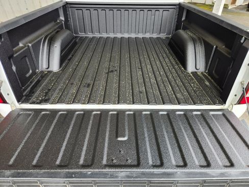 Used 2006 Chevrolet Silverado 1500 LT w/ Onstar Plus Package image 9