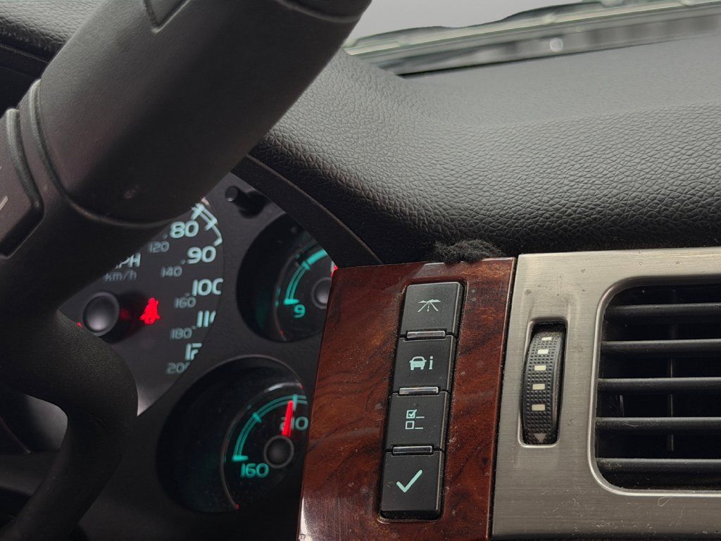 Used 2013 Chevrolet Avalanche LS RWD image 20