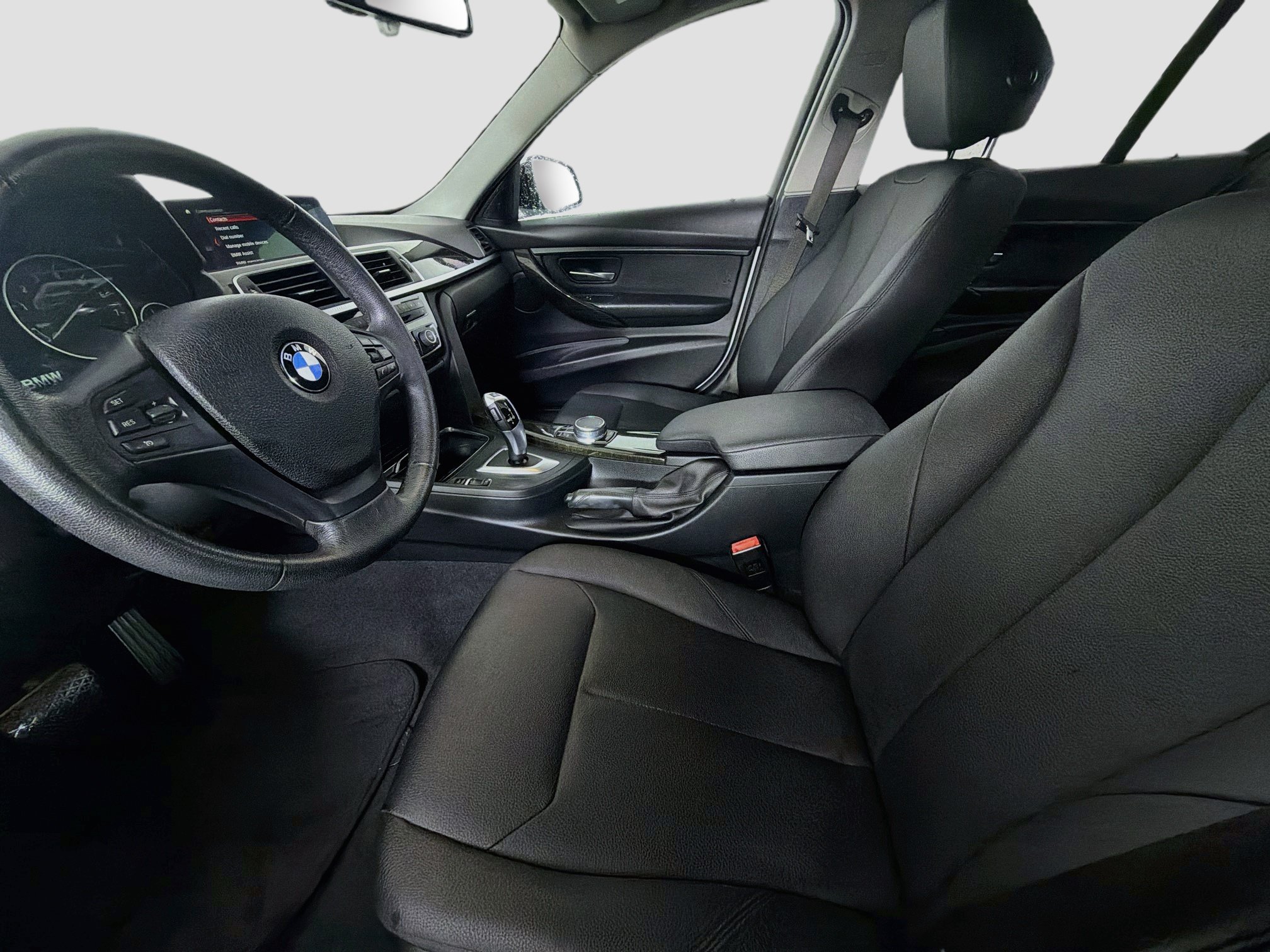 Used 2018 BMW 320i Sedan RWD image 13