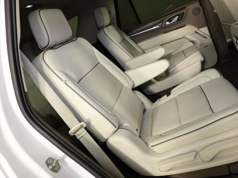 Used 2021 GMC Yukon Denali w/ Denali Premium Package AWD/4WD image 45