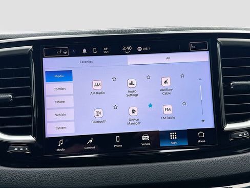 Used 2024 Chrysler Pacifica Touring-L image 15