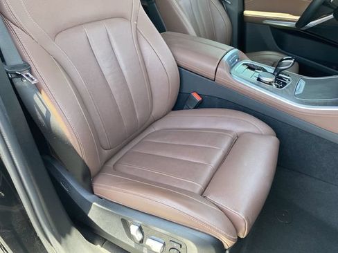 Used 2022 BMW X5 xDrive40i w/ Luxury Seating Package AWD/4WD image 10