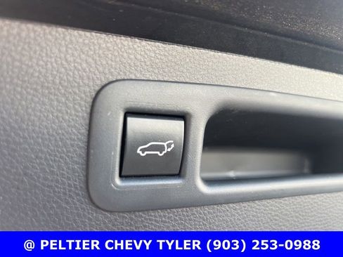 Used 2023 Toyota Highlander LE image 12