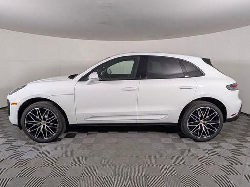 New 2026 Porsche Macan image 2