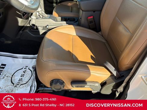 Used 2020 Jeep Wrangler Unlimited Sahara w/ Dual Top Group AWD/4WD image 12