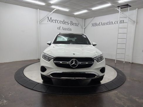 Used 2026 Mercedes-Benz GLC 300 image 2