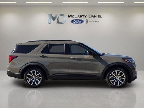 New 2026 Ford Explorer ST-Line image 6