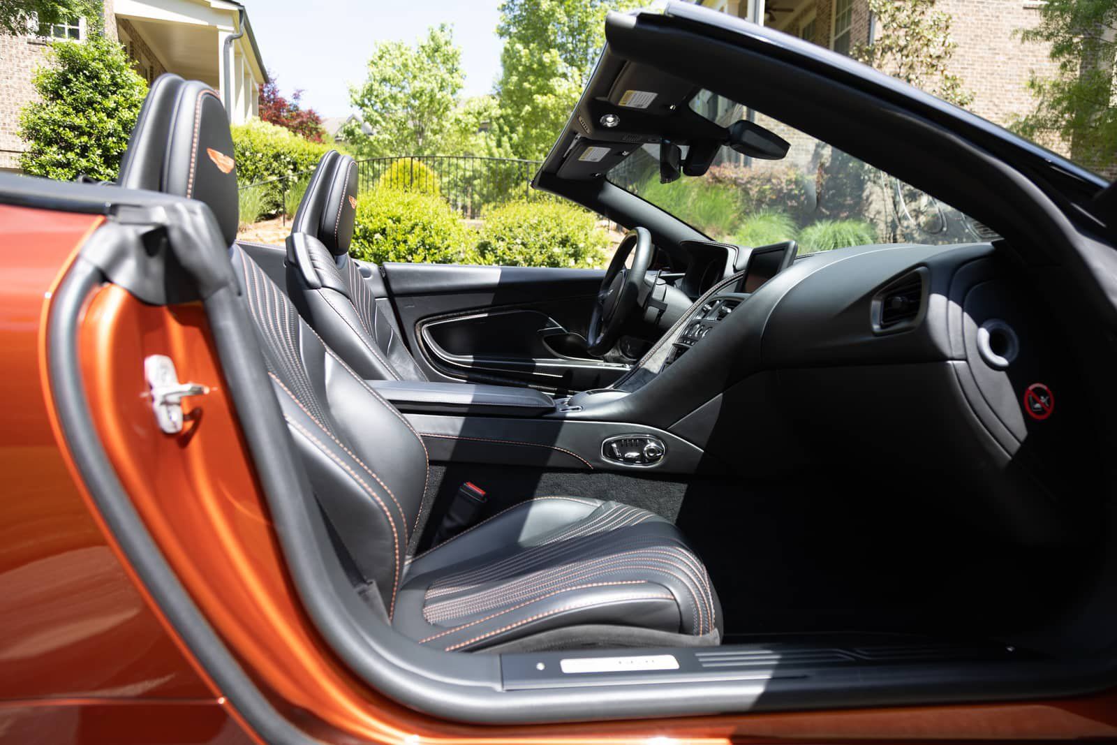 Used 2021 Aston Martin DB11 Volante RWD image 38
