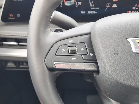 Used 2024 Cadillac XT4 Premium Luxury image 37