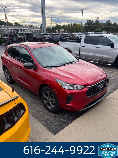 Used 2024 Ford Escape ST-Line w/ Tech Pack #1 AWD/4WD image 10