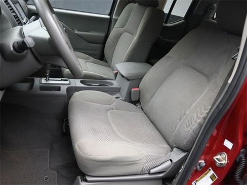 Used 2019 Nissan Frontier SV image 18