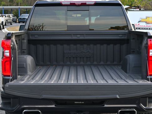 Used 2023 Chevrolet Silverado 1500 High Country w/ Technology Package image 32