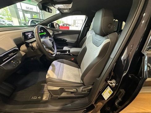 New 2025 Volkswagen ID.4 Pro AWD/4WD image 17