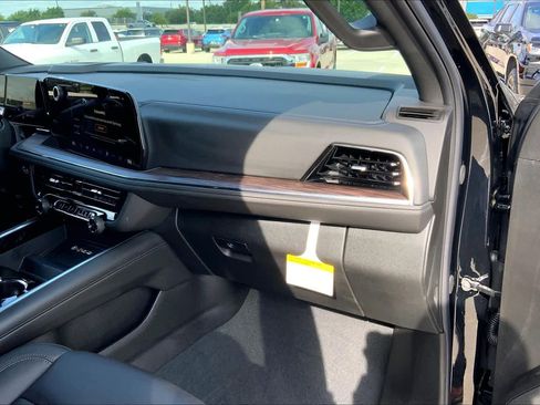 Certified 2026 Chevrolet Suburban LT w/ Comfort Package RWD image 18