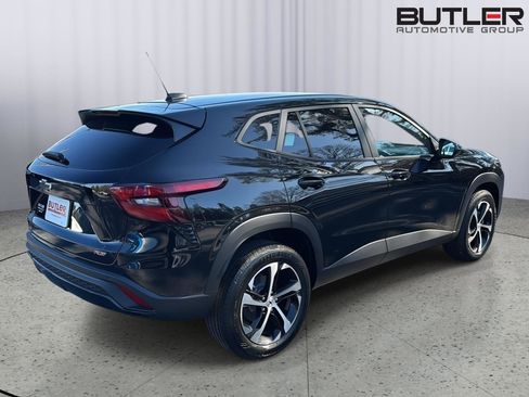 New 2026 Chevrolet Trax RS w/ Sunroof Package image 5