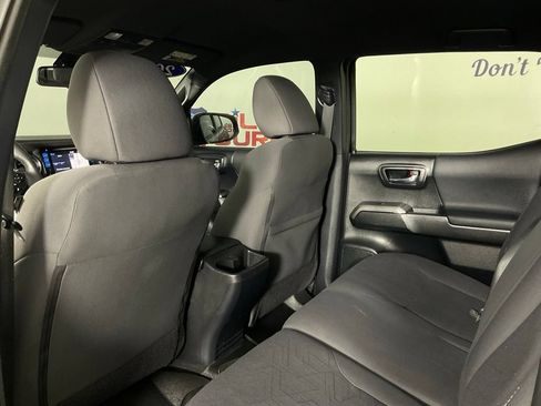 Used 2018 Toyota Tacoma TRD Off-Road RWD image 15
