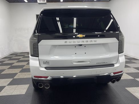 Used 2025 Chevrolet Suburban Premier AWD/4WD image 17