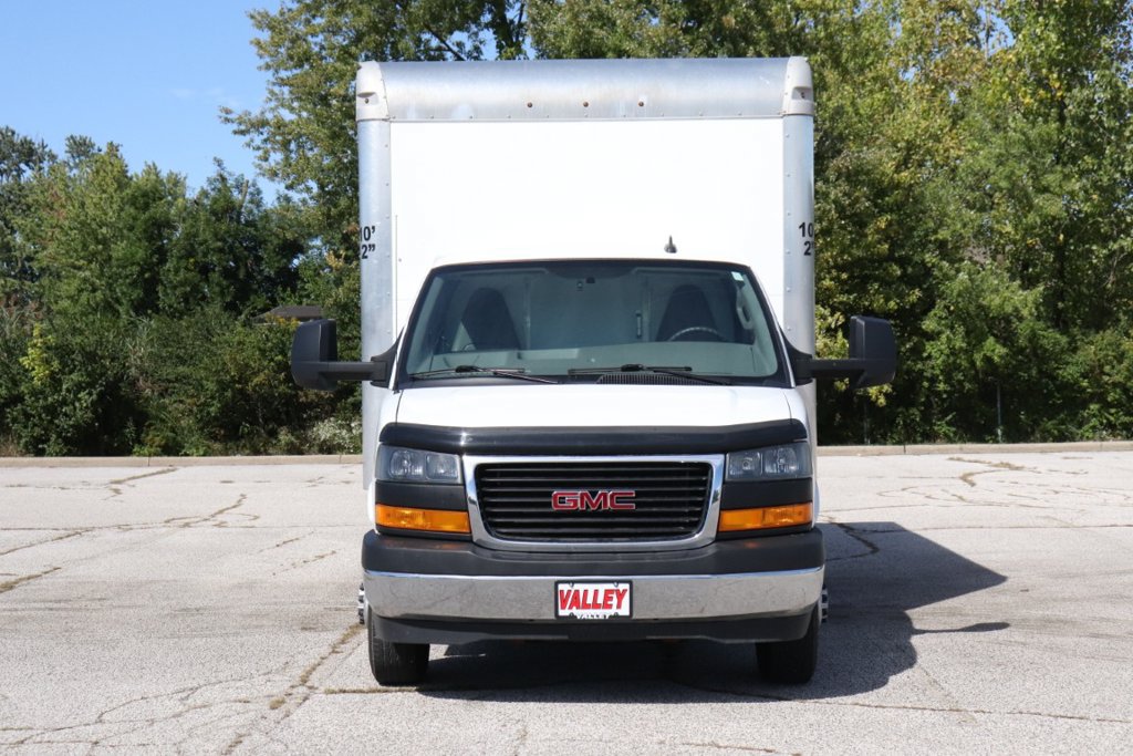 Used 2022 GMC Savana 3500 Extended w/ Power Convenience Package RWD image 3
