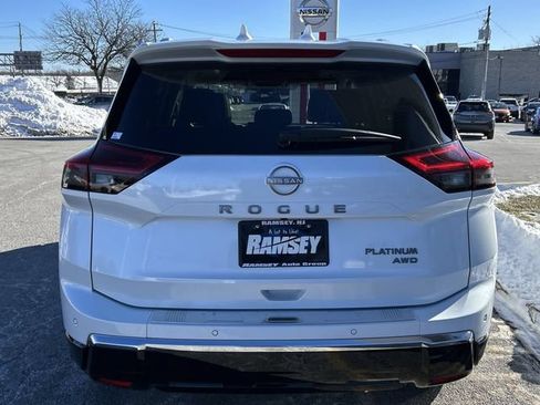 Certified 2025 Nissan Rogue Platinum w/ Tech Package AWD/4WD image 26