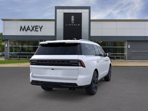 New 2026 Lincoln Navigator Reserve AWD/4WD image 8