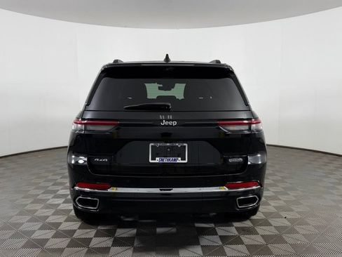 Used 2022 Jeep Grand Cherokee Overland w/ Luxury Tech Group IV AWD/4WD image 7