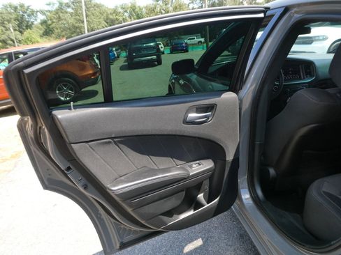 Used 2019 Dodge Charger SXT w/ Blacktop Package RWD image 27