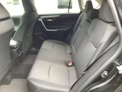 Used 2022 Toyota RAV4 XLE image 32