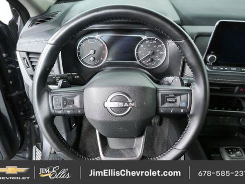 Used 2025 Nissan Rogue SV AWD/4WD image 8