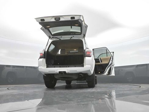 Used 2015 Toyota 4Runner SR5 Premium AWD/4WD image 31