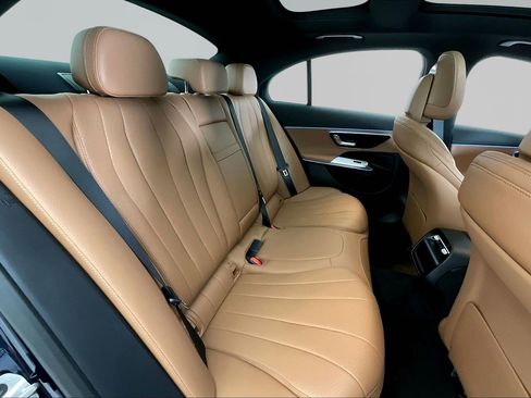 New 2026 Mercedes-Benz E 350 4MATIC Sedan image 19