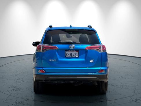Used 2018 Toyota RAV4 LE w/ All Weather Liner Package AWD/4WD image 5