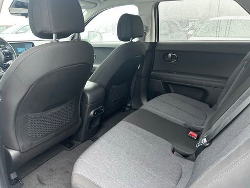 New 2025 Hyundai Ioniq 5 SE image 13