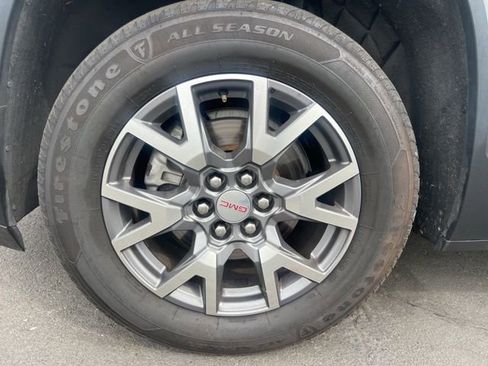 Used 2023 GMC Acadia SLT image 5