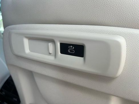 Used 2022 BMW X5 sDrive40i w/ Premium Package RWD image 26