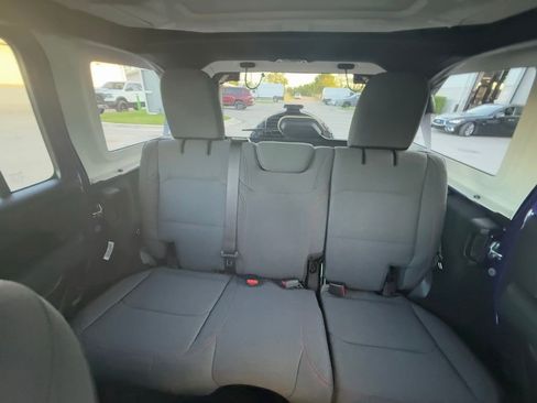 New 2026 Jeep Wrangler Unlimited Rubicon AWD/4WD image 25